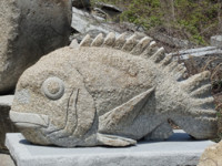 大島石を利用した鯛の置物